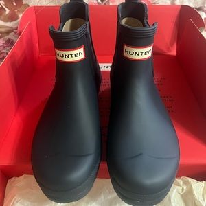 Women’s Hunter navy blue boot